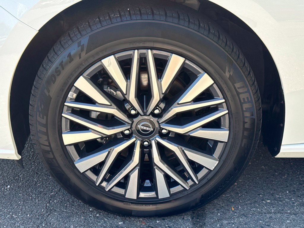Used 2025 Nissan Altima 2.5 SV AWD/4WD image 14