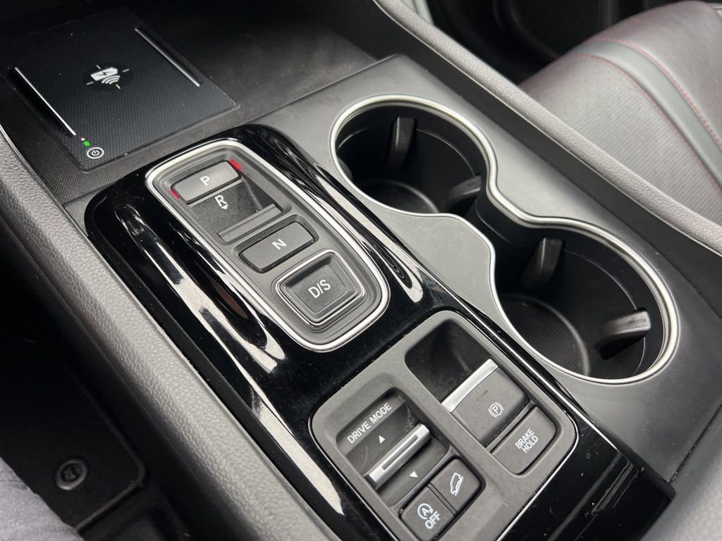 Certified 2025 Honda Pilot Black Edition image 15