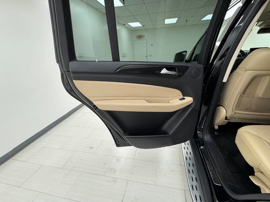 Used 2019 Mercedes-Benz GLS 450 4MATIC image 11