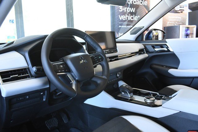 New 2026 Mitsubishi Outlander SE AWD/4WD image 33