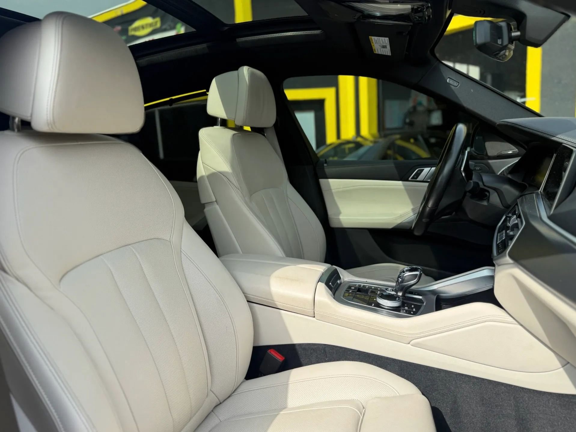 Used 2021 BMW X6 M50i w/ Executive Package image 15