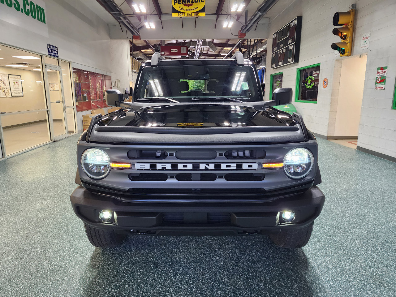 Used 2021 Ford Bronco Big Bend image 3