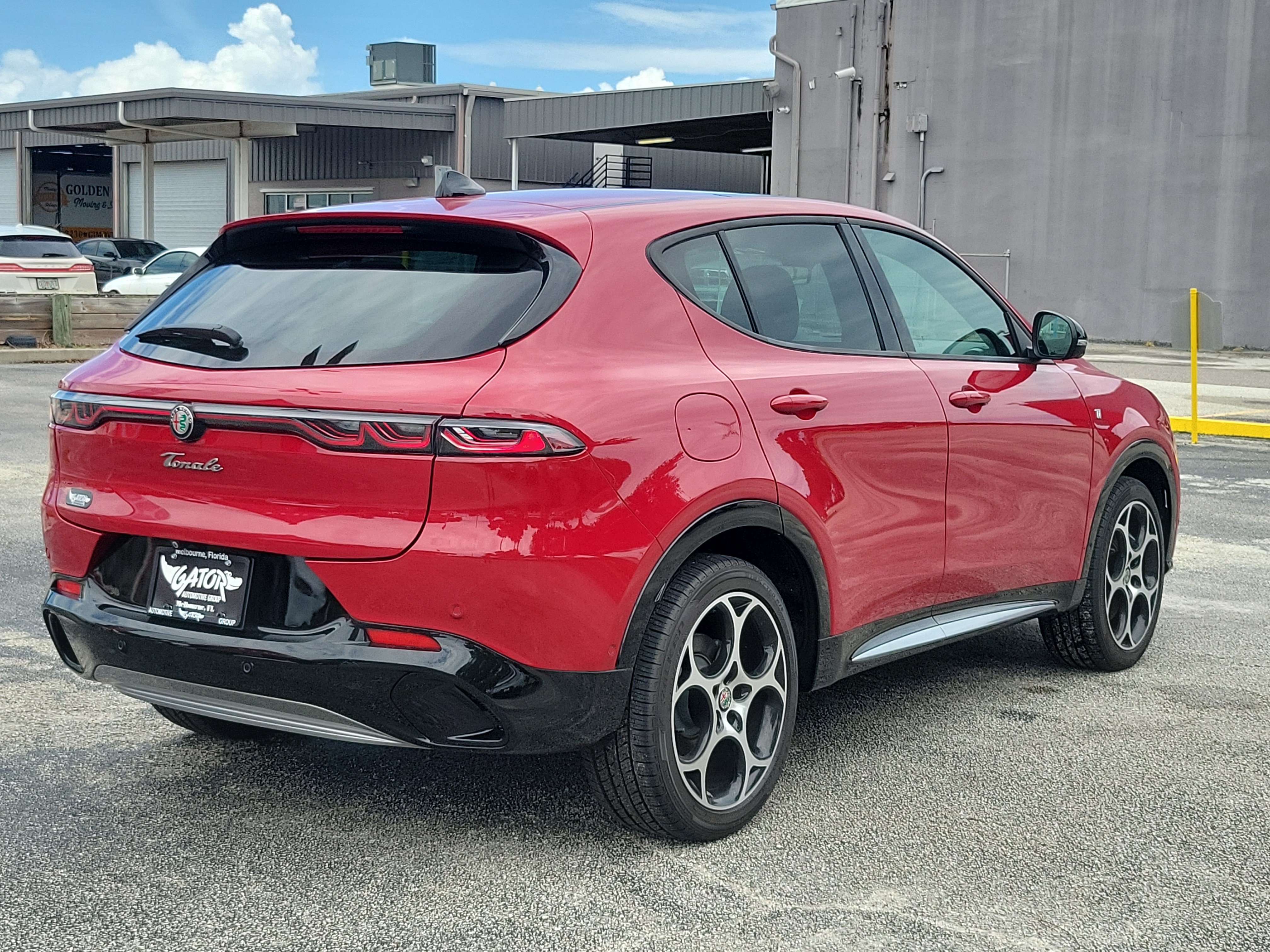 Used 2024 Alfa Romeo Tonale Ti AWD/4WD image 4