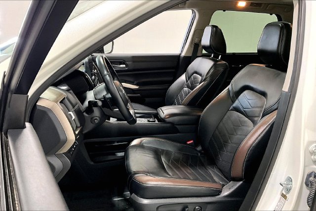 Used 2023 Nissan Pathfinder Platinum AWD/4WD image 27