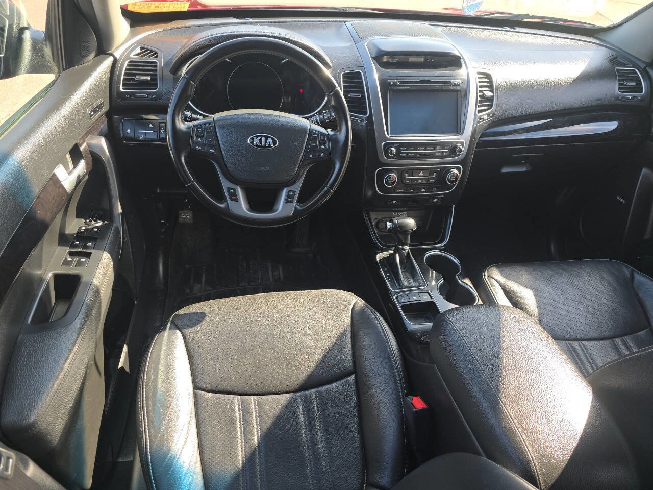 Used 2015 Kia Sorento SX image 12