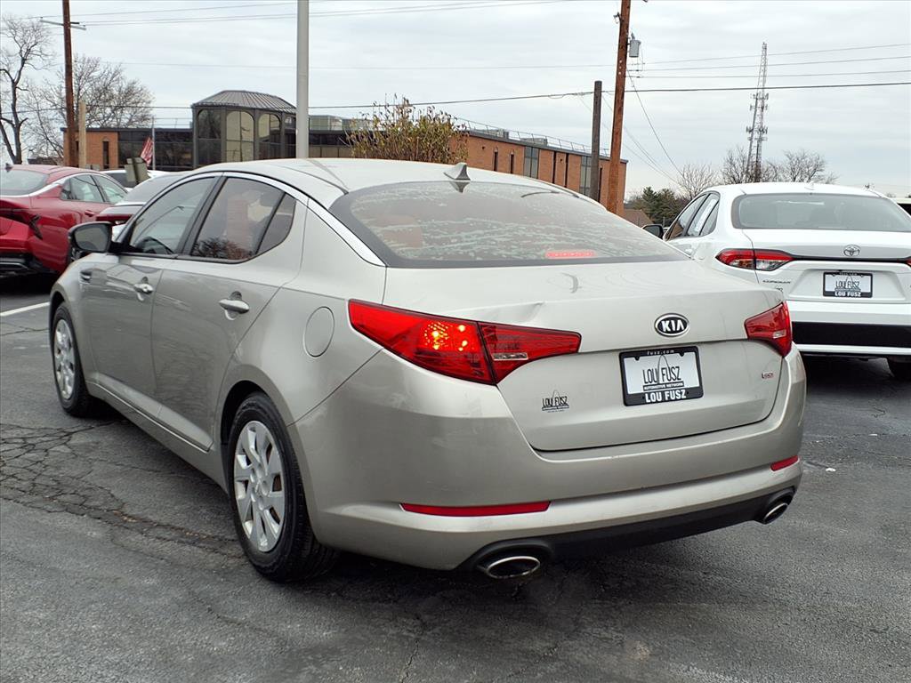 Used 2011 Kia Optima LX image 2