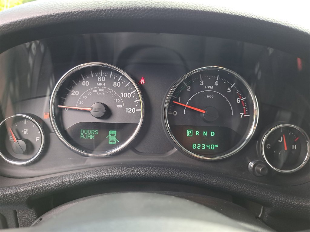 Used 2018 Jeep Wrangler Unlimited Rubicon w/ Connectivity Group image 17