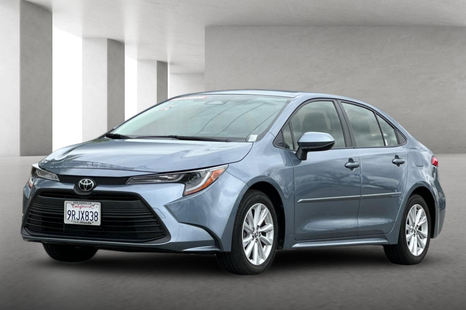 Used 2024 Toyota Corolla LE w/ LE Premium Package image 8