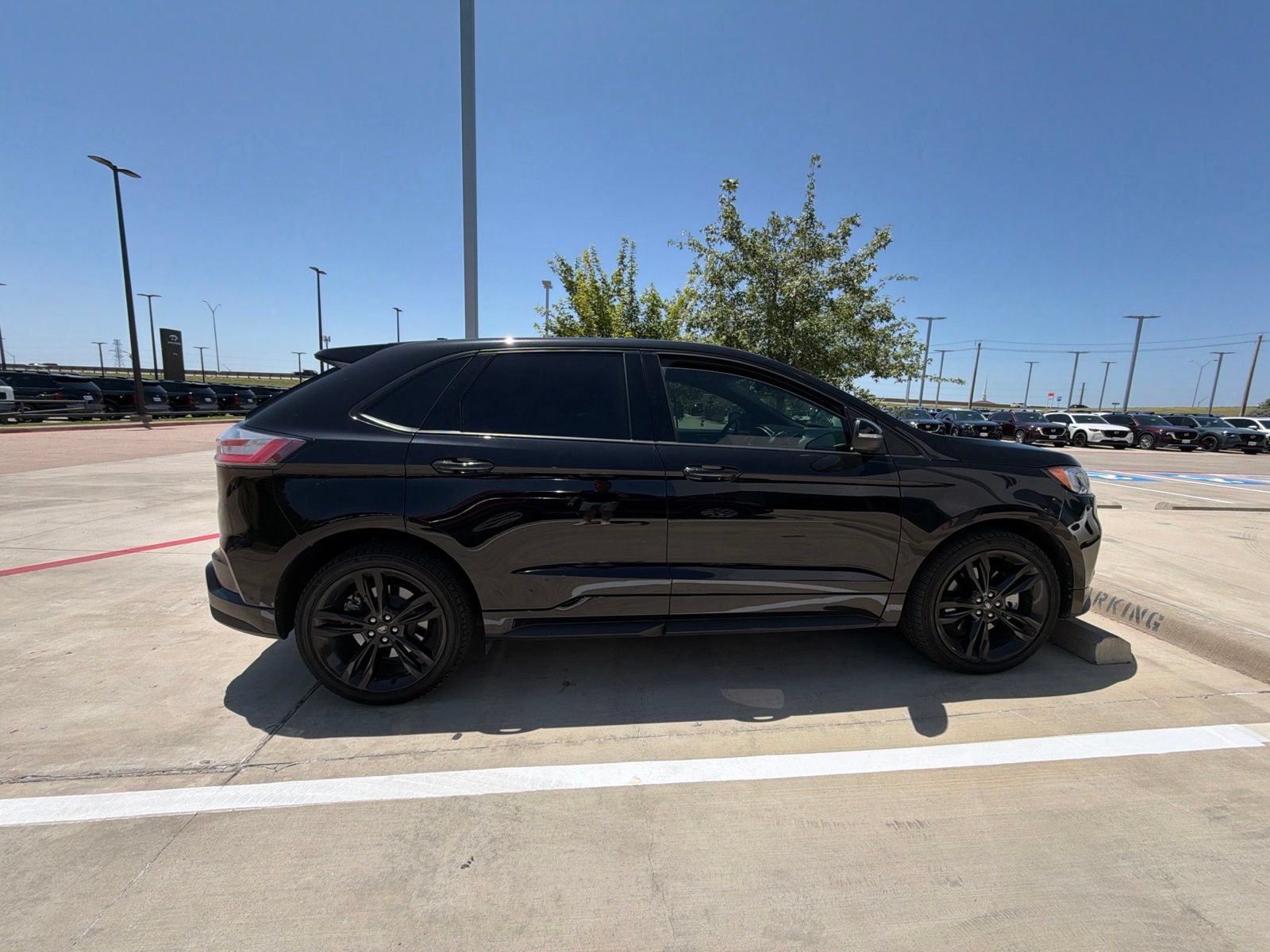 Used 2019 Ford Edge ST w/ Equipment Group 401A AWD/4WD image 14