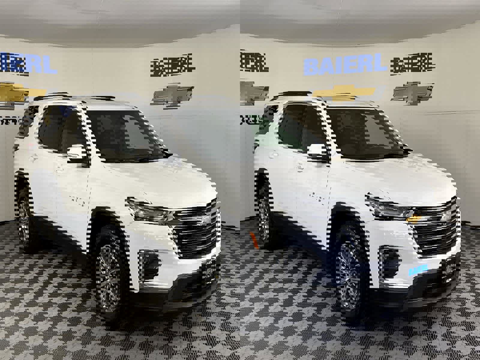 Used 2023 Chevrolet Traverse LT image 7