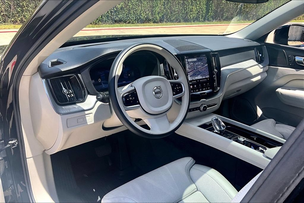 Used 2025 Volvo XC60 T8 Ultra w/ Protection Package Premier AWD/4WD image 17