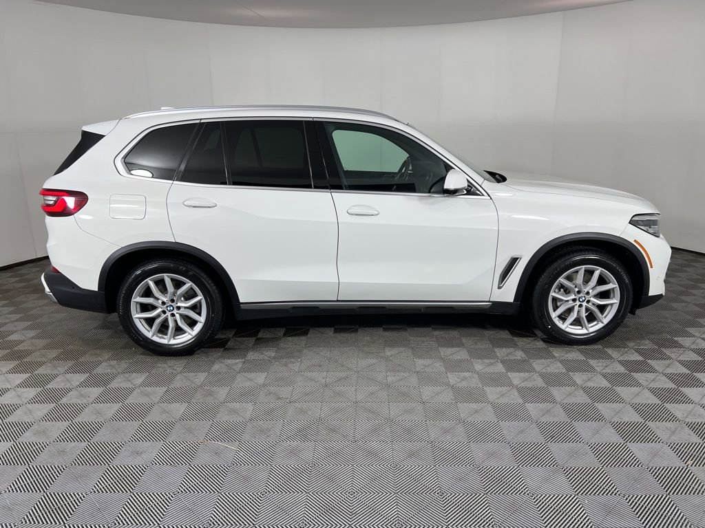 Certified 2023 BMW X5 xDrive40i w/ Premium Package image 3