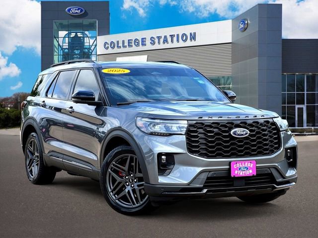 Used 2025 Ford Explorer ST AWD/4WD image 1