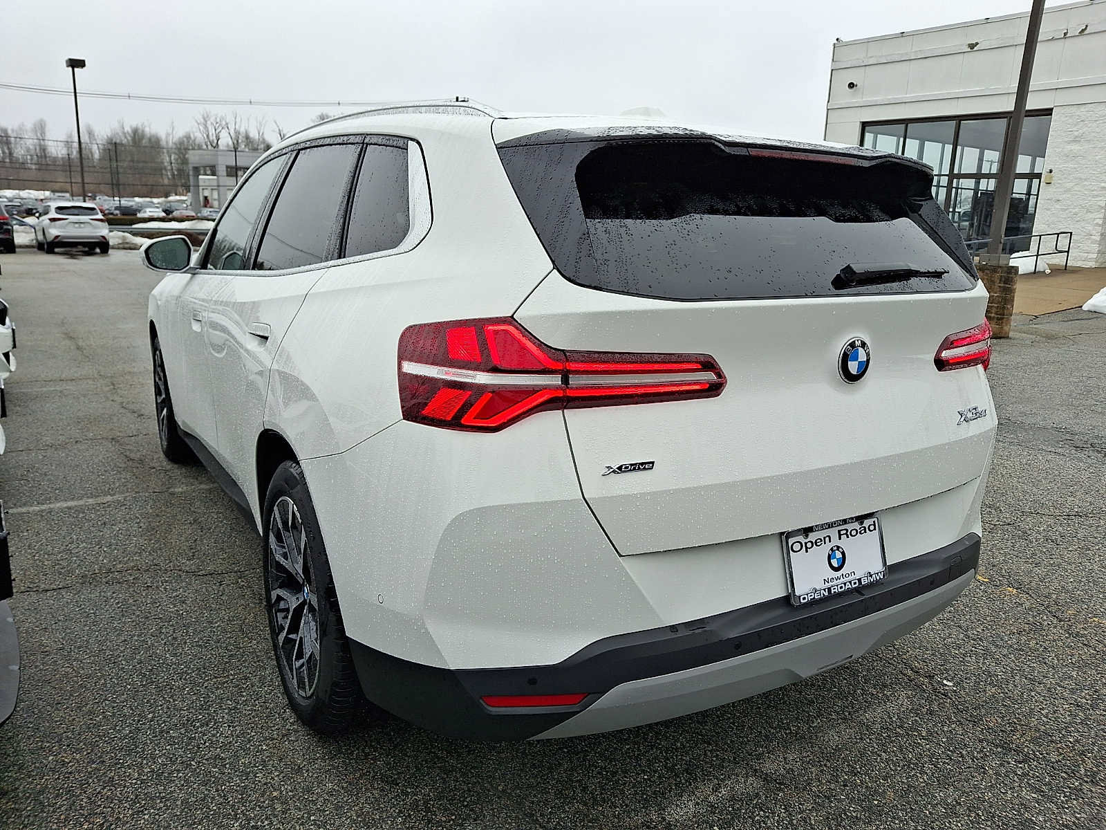 Used 2025 BMW X3 xDrive30i w/ Premium Package AWD/4WD image 4