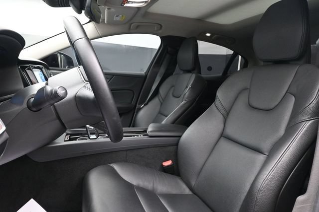 Used 2025 Volvo S60 B5 Plus FWD image 10