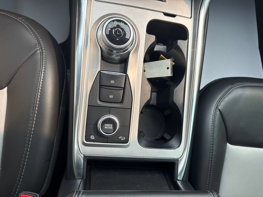 Used 2022 Ford Explorer XLT w/ Equipment Group 202A AWD/4WD image 18