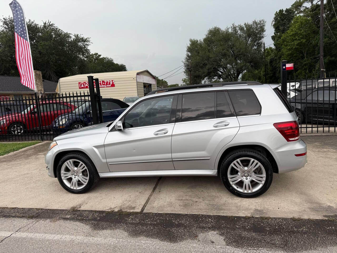 Used 2014 Mercedes-Benz GLK 250 BlueTEC 4MATIC image 12