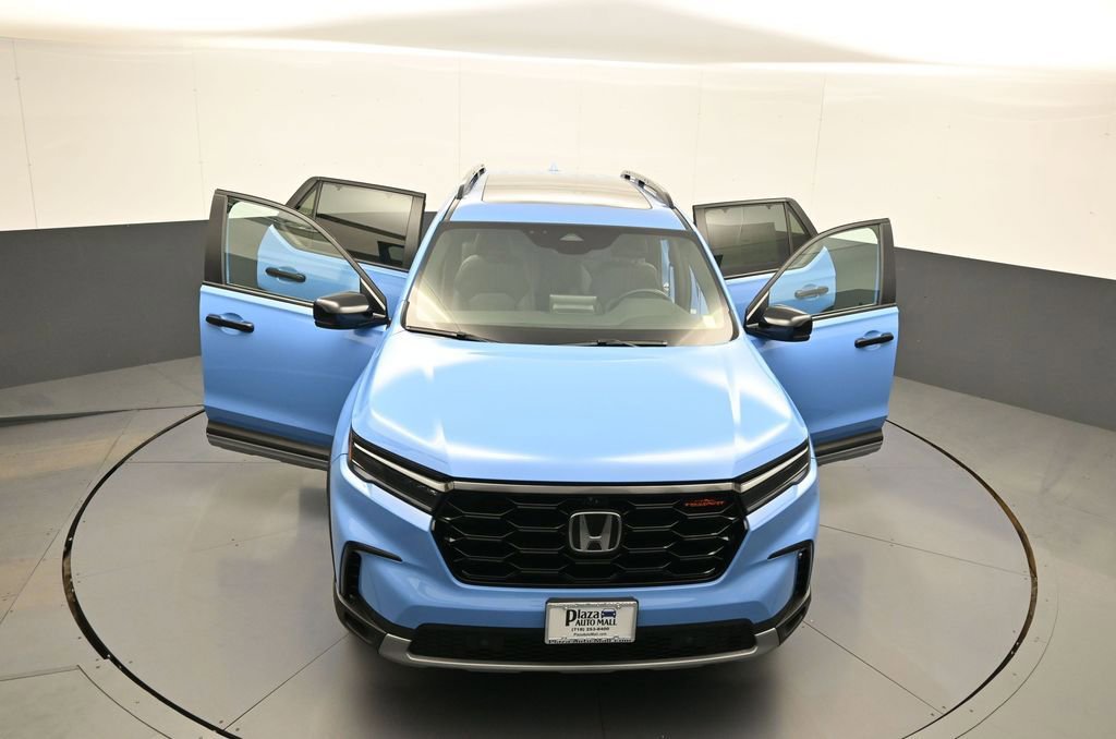 Used 2025 Honda Pilot TrailSport image 48