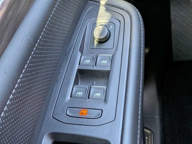 Used 2025 Volkswagen Atlas SEL AWD/4WD image 27