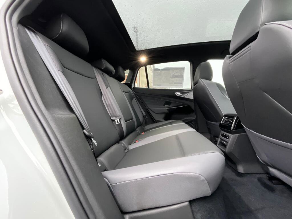 New 2026 Volkswagen ID.4 Pro S Plus image 14