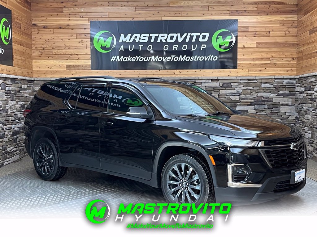 Used 2023 Chevrolet Traverse RS