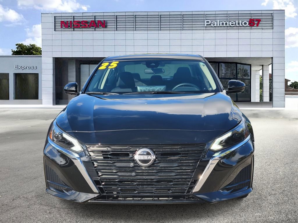 Used 2025 Nissan Altima 2.5 SV w/ SV Special Edition Package image 2