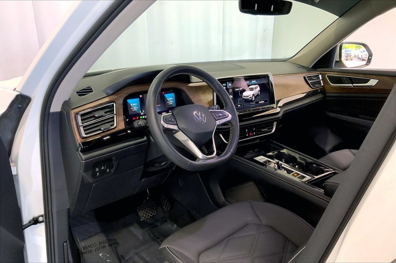 Used 2024 Volkswagen Atlas SE FWD image 14