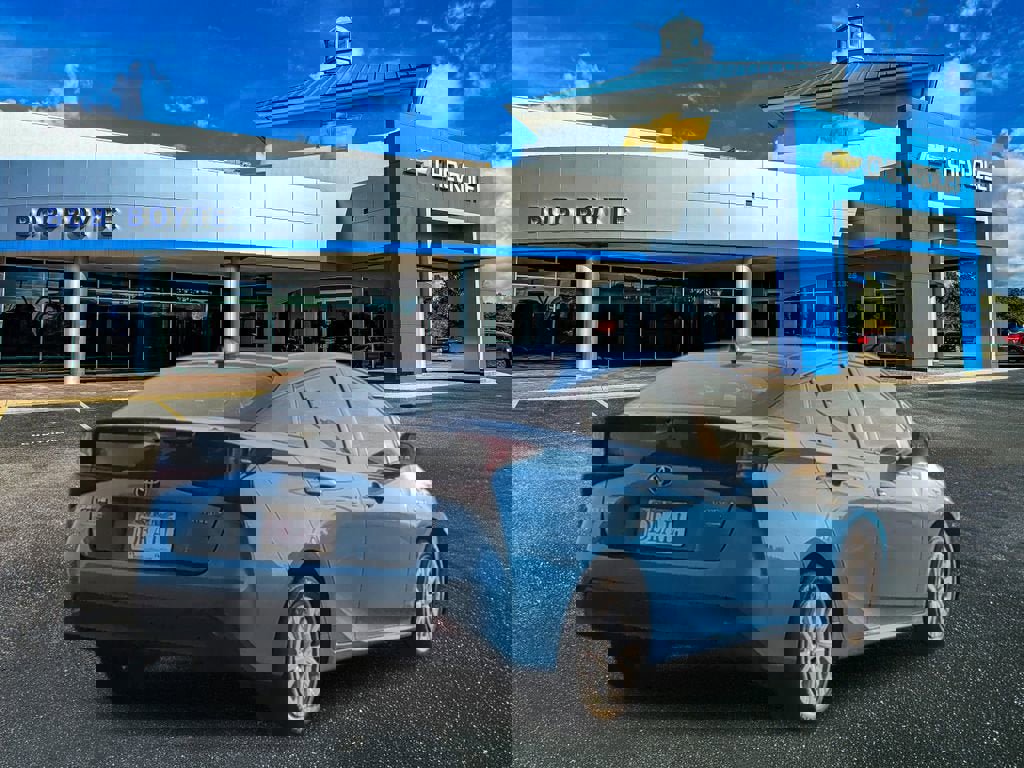 Used 2022 Toyota Prius L Eco image 3