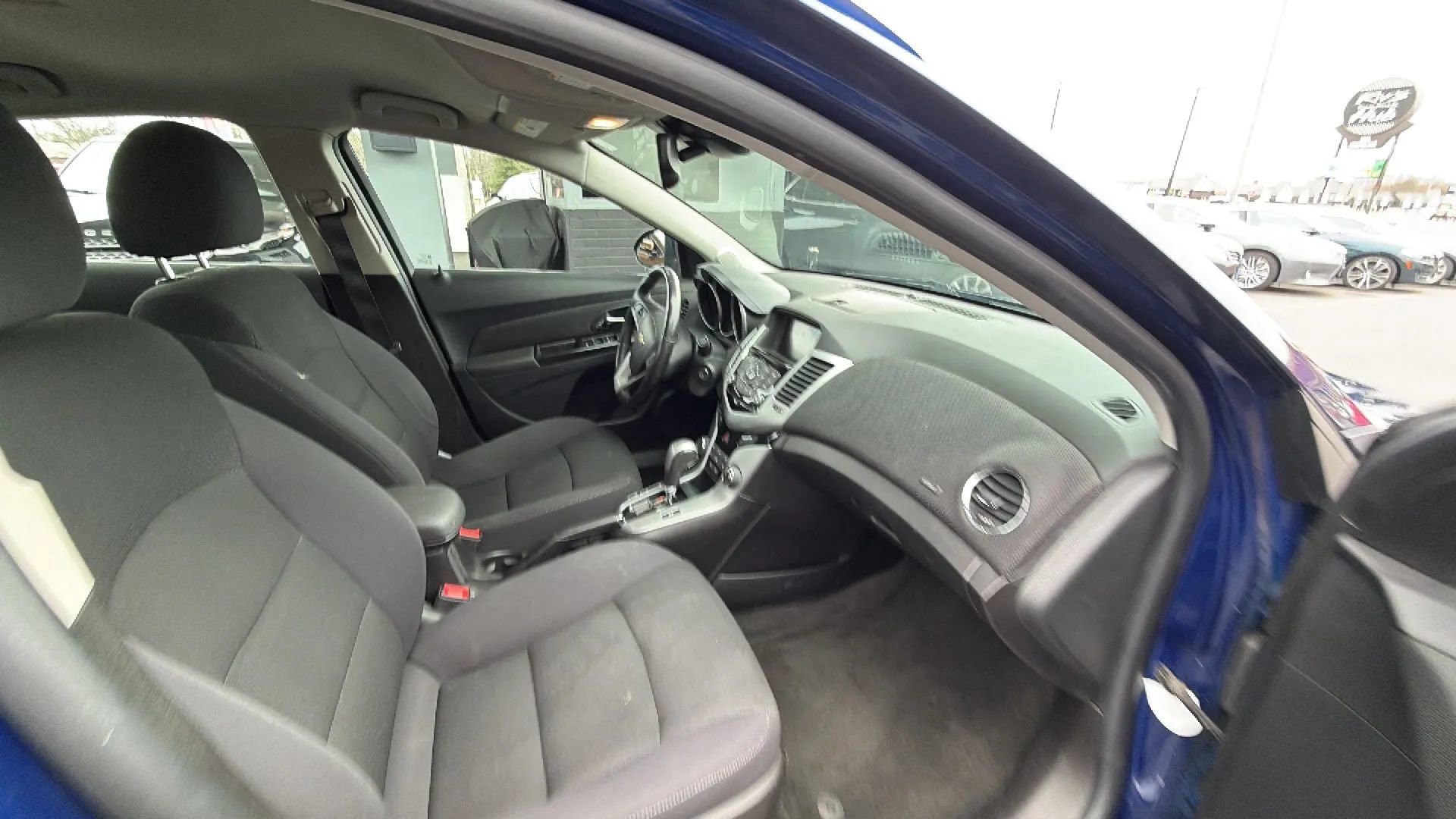 Used 2013 Chevrolet Cruze LT image 24