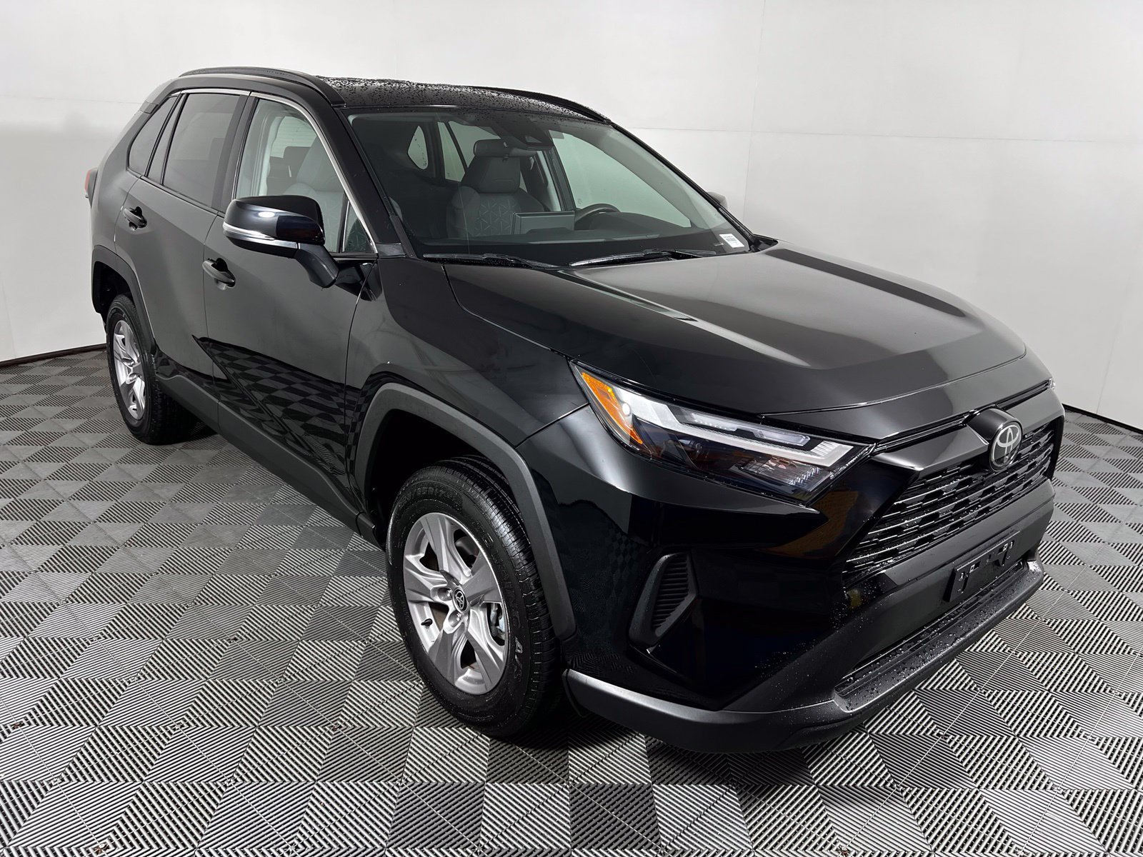 Certified 2025 Toyota RAV4 XLE FWD image 3