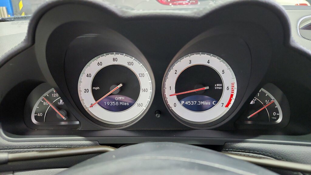 Used 2012 Mercedes-Benz SL 550 image 17