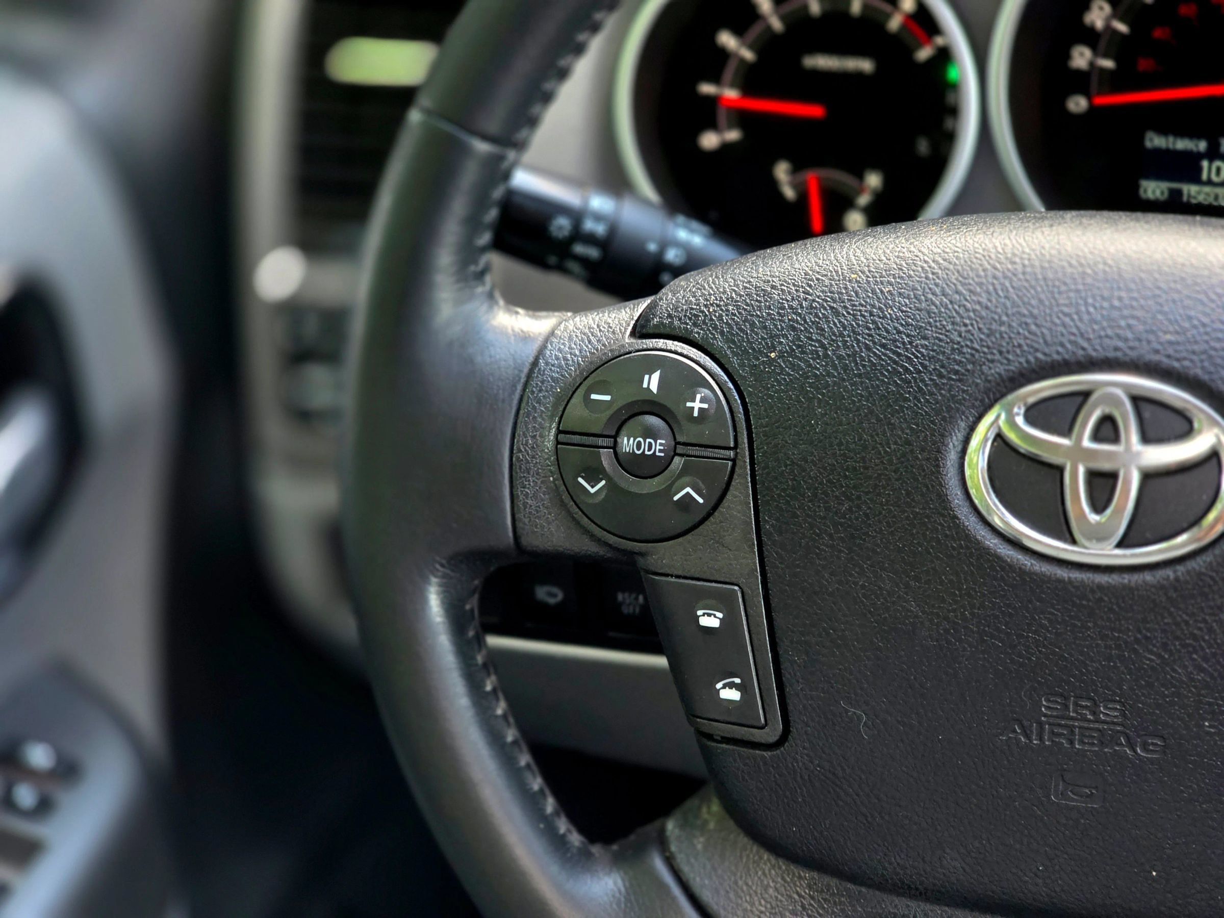 Used 2011 Toyota Sequoia Limited AWD/4WD image 20