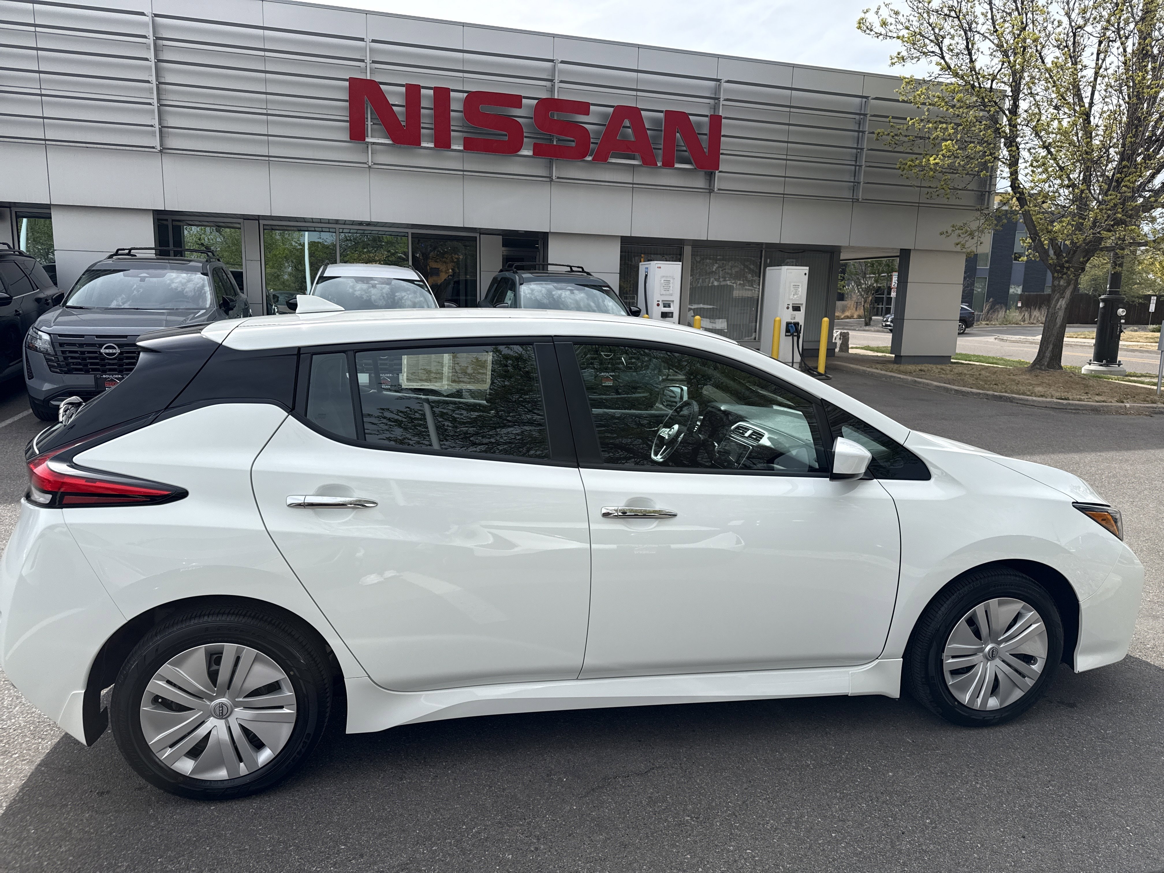 Certified 2024 Nissan Leaf S image 10