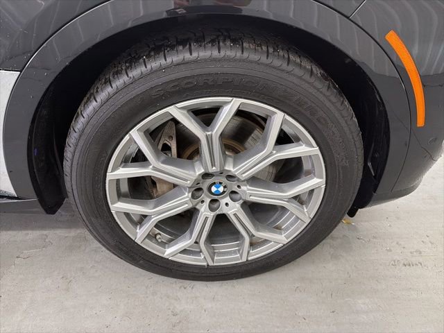 Used 2025 BMW X7 xDrive40i image 25