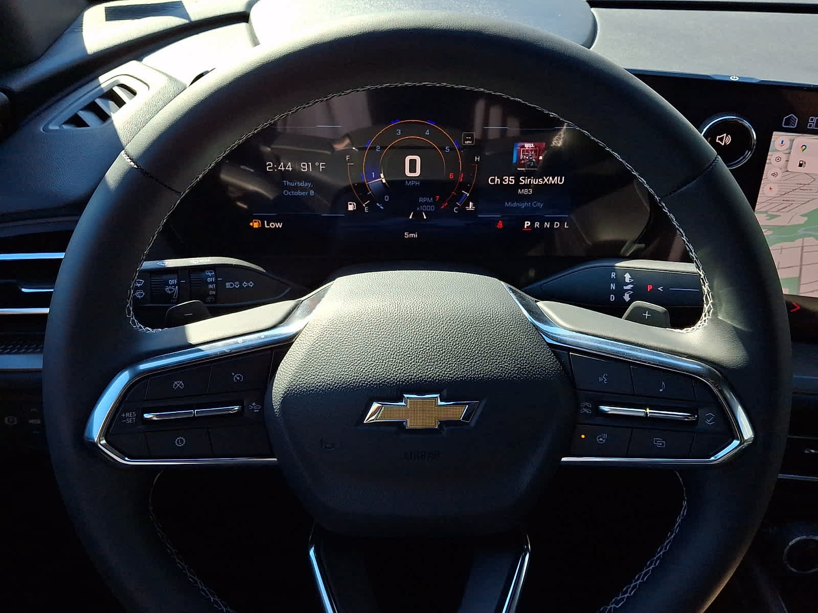 New 2027 Chevrolet Traverse LT w/ Sun and Wheel Package FWD image 17