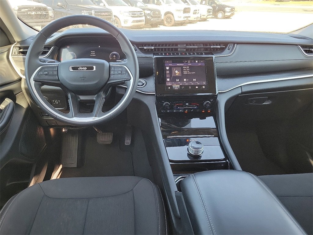 Used 2023 Jeep Grand Cherokee L Laredo image 10