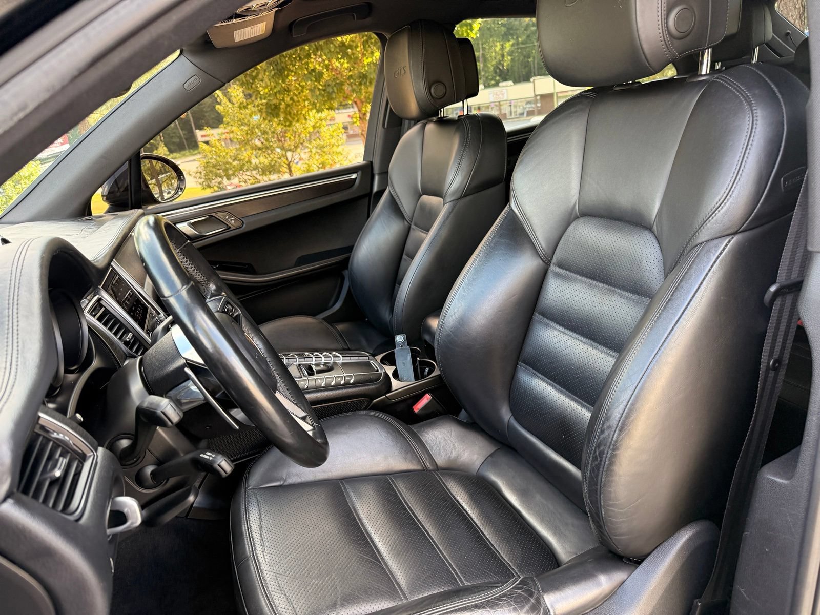 Used 2017 Porsche Macan GTS AWD/4WD image 36