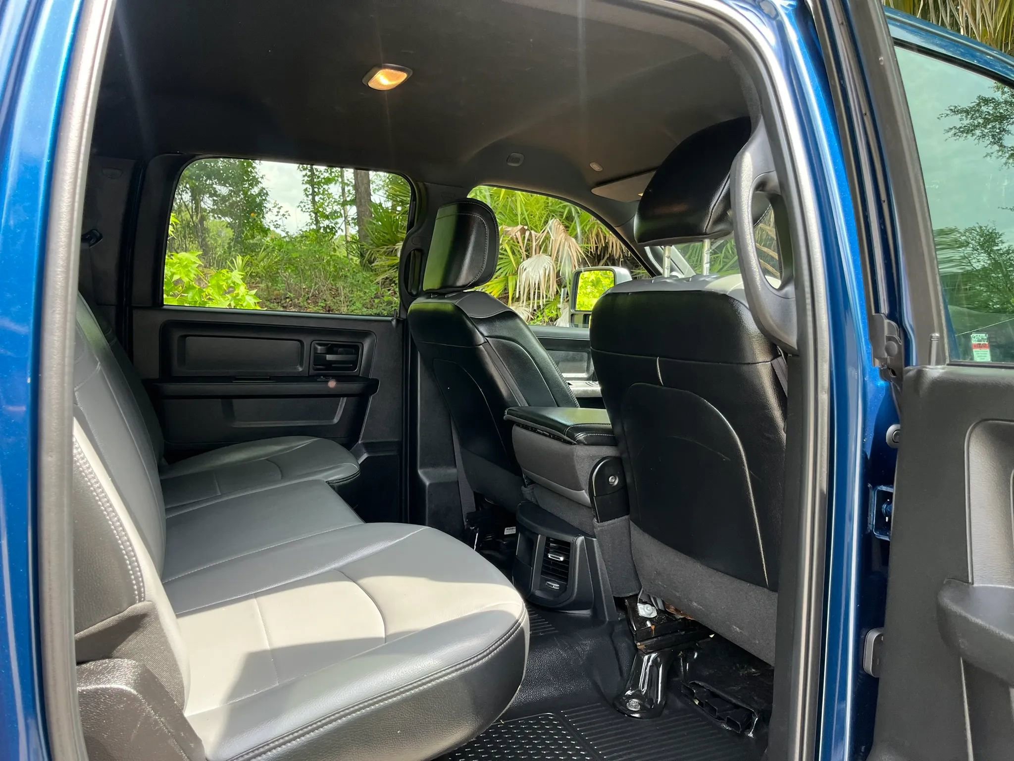 Used 2024 RAM 3500 Tradesman w/ Chrome Appearance Group image 14