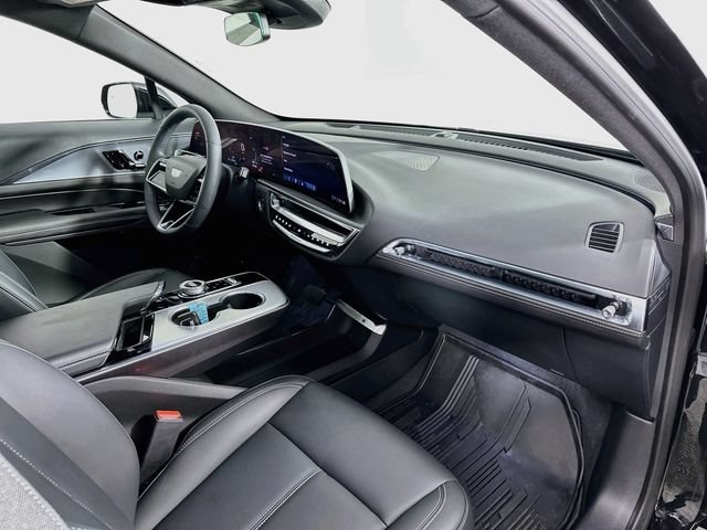 Used 2024 Cadillac Lyriq Tech w/ Driver Assist Package AWD/4WD image 28