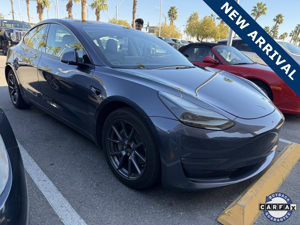 Used 2023 Tesla Model 3 Standard Range image 2