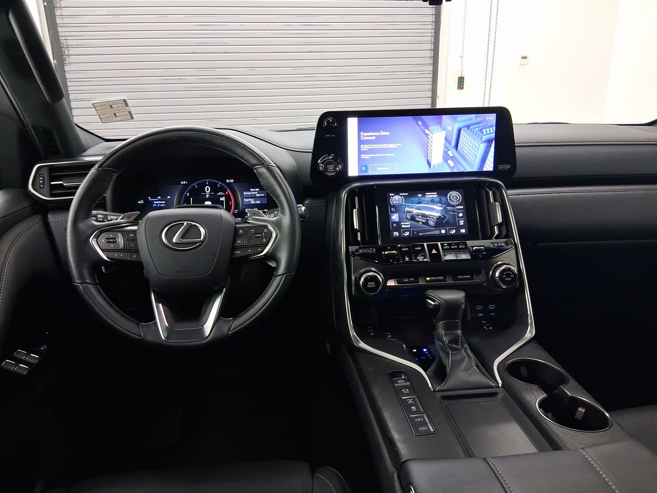 Certified 2025 Lexus LX 600 4WD w/ Luxury Package image 4