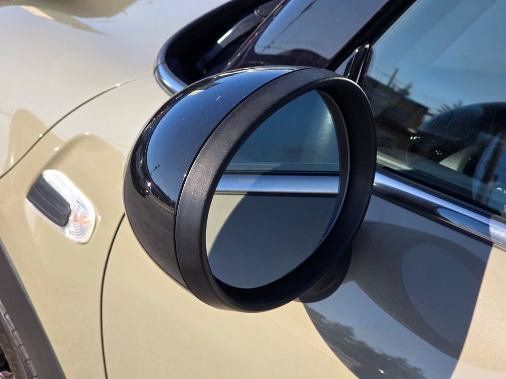 Used 2019 MINI Cooper 2-Door Hardtop FWD image 11