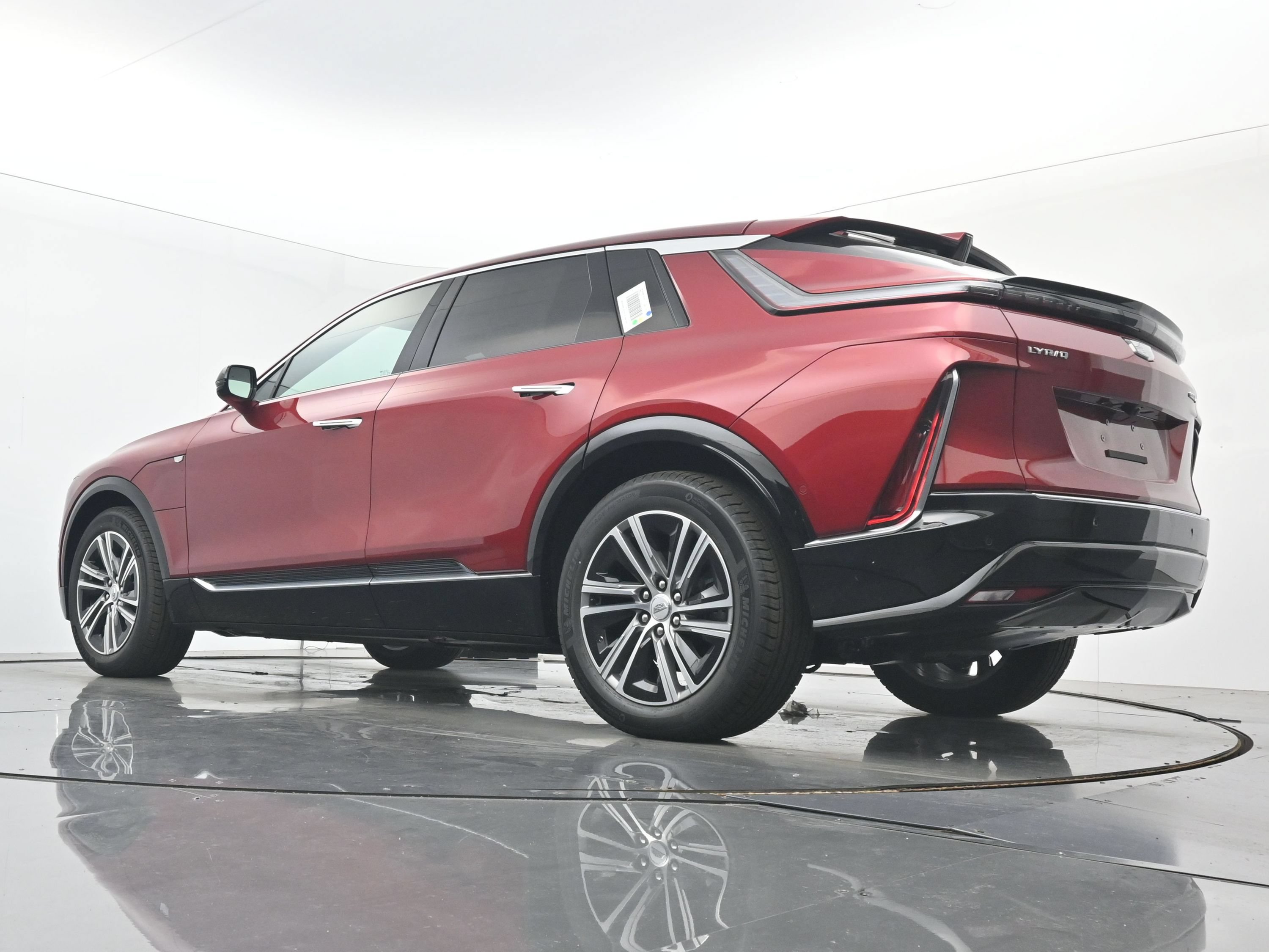 New 2026 Cadillac Lyriq Luxury w/ LPO, Floor Liner Package AWD/4WD image 17