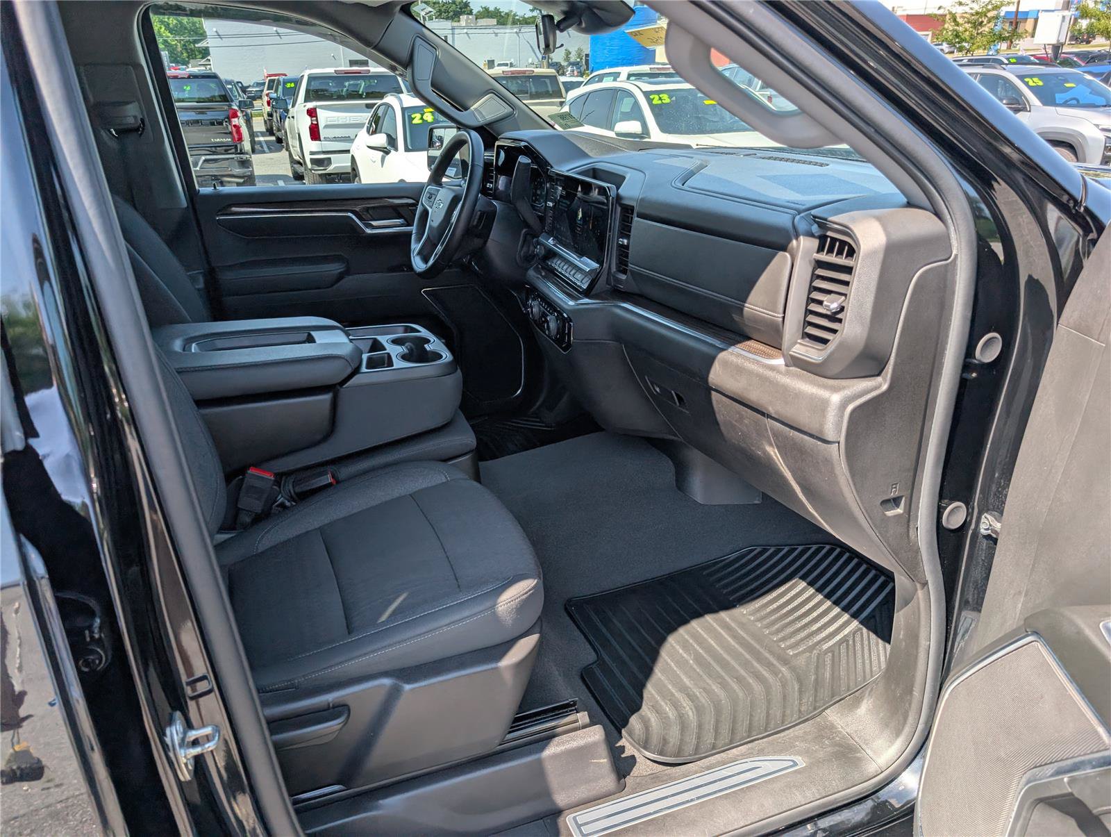 Used 2024 Chevrolet Silverado 1500 RST AWD/4WD image 10