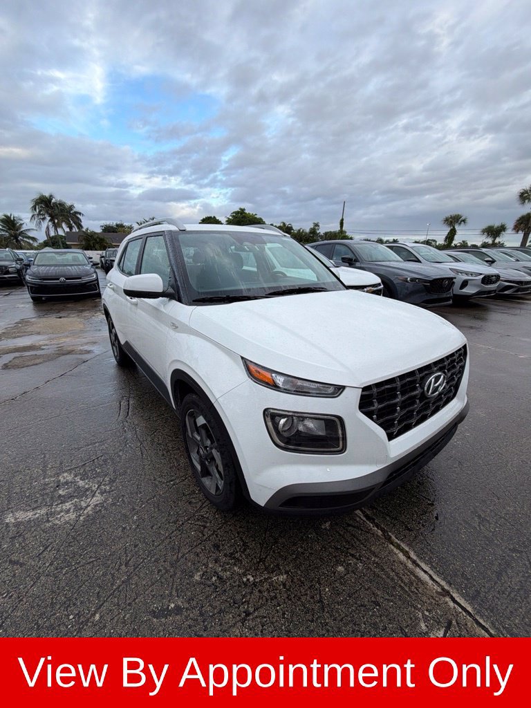 Used 2026 Hyundai Venue SEL FWD image 7