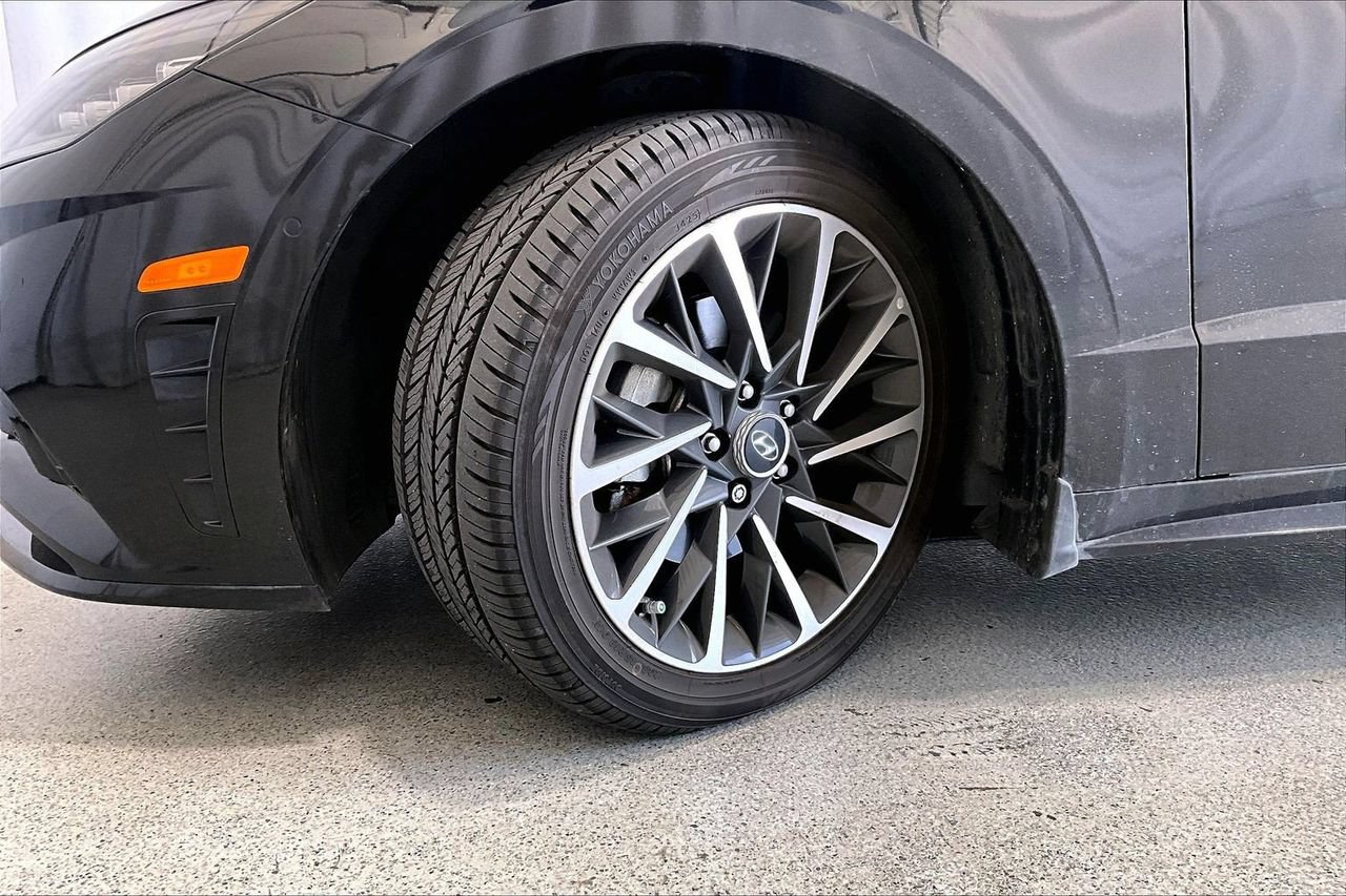 Used 2022 Hyundai Sonata Limited FWD image 17