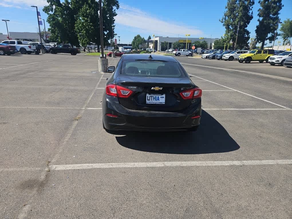 Used 2019 Chevrolet Cruze LT w/ LT Fleet Convenience Package FWD image 7