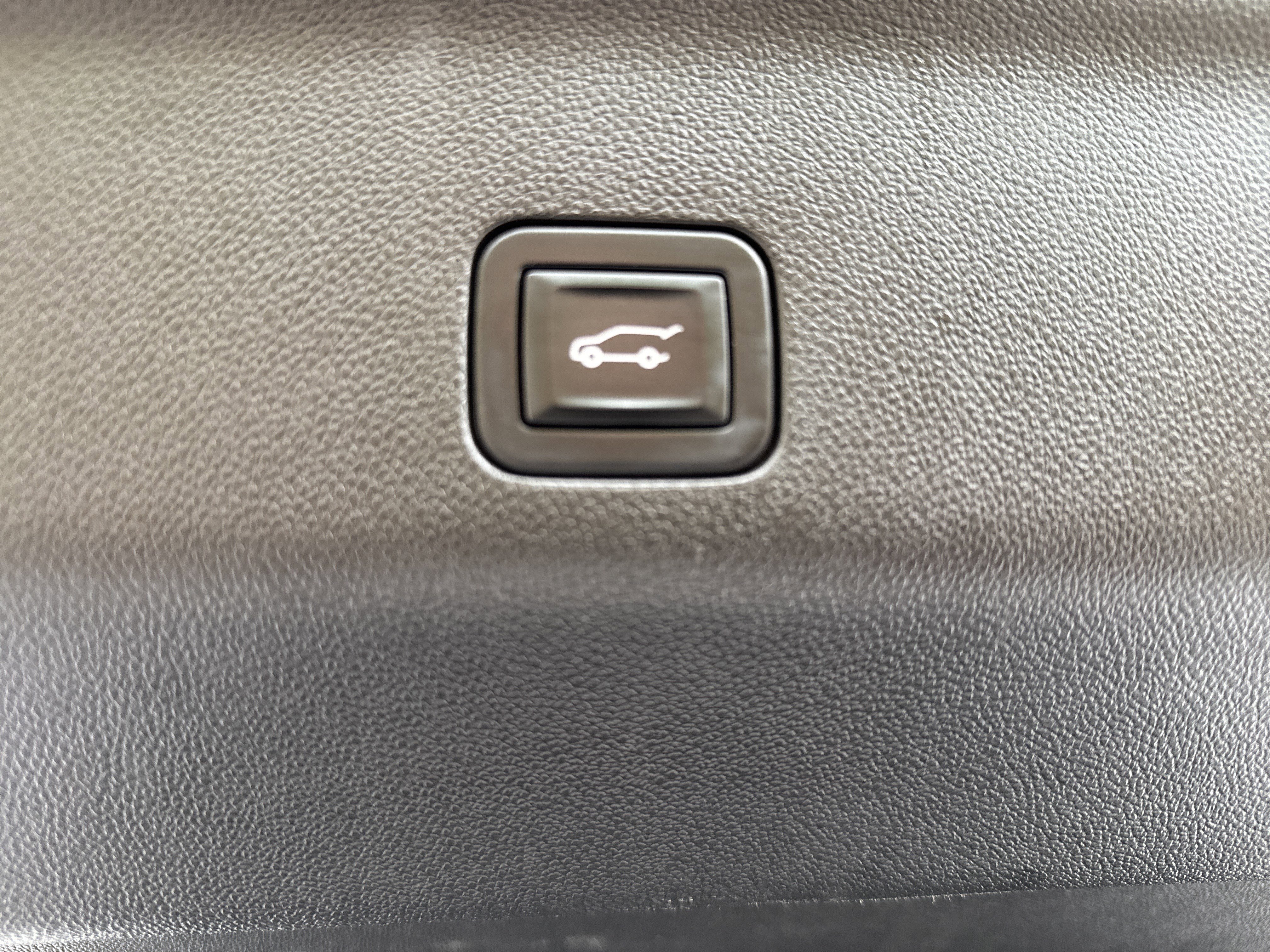 Used 2022 Chevrolet Tahoe LT w/ LT Signature Plus Package AWD/4WD image 36