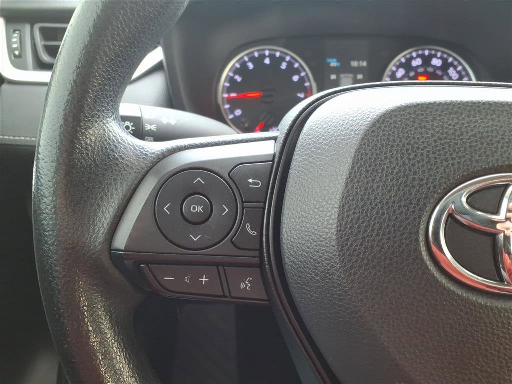 Used 2022 Toyota RAV4 LE image 15