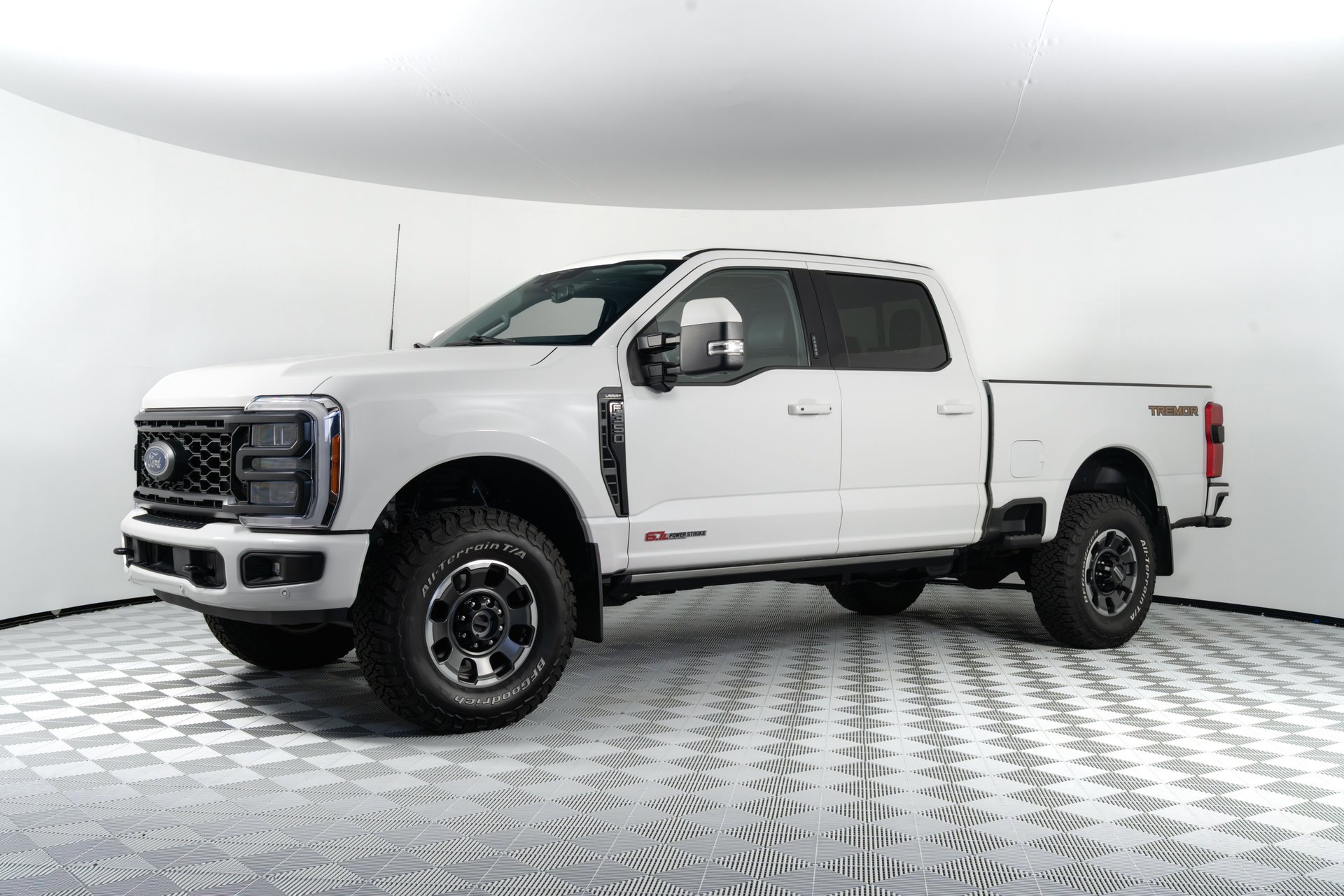 Used 2023 Ford F350 Lariat w/ Lariat Ultimate Package AWD/4WD image 2